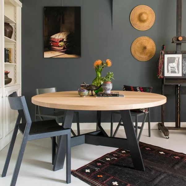 Дизайнерский Кухонный обеденный стол из натурального дерева Loft Design d100x75h Черный / Дерево ATL1359 ATL1359 фото